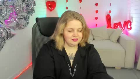 Snapshot of sladadeew chatting on 02-20-25, 09:22 Slada Deew online show from 02-20-25, 09:22