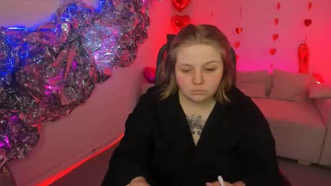 Snapshot of sladadeew chatting on 02-27-25, 09:11 Slada Deew online show from 02-27-25, 09:11