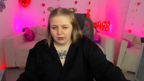 Snapshot of sladadeew chatting on 03-07-25, 03:28 Slada Deew online show from 03-07-25, 03:28