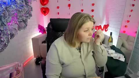 Snapshot of sladadeew chatting on 03-08-25, 09:28 Slada Deew online show from 03-08-25, 09:28