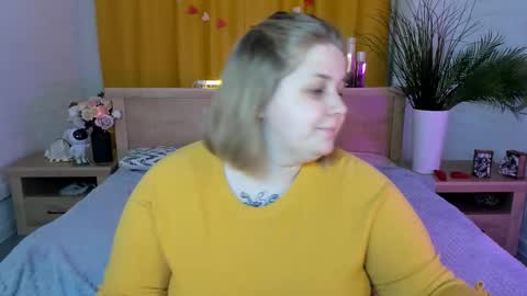 Snapshot of sladadeew chatting on 03-12-25, 05:13 Slada Deew online show from 03-12-25, 05:13