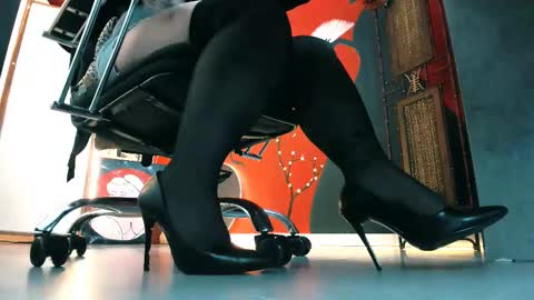 Snapshot of sladadeew chatting on 09-28-25, 09:03 Slada Deew online show from 09-28-25, 09:03