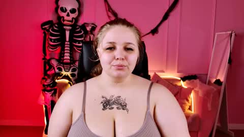 Snapshot of sladadeew chatting on 10-18-25, 05:21 Slada Deew online show from 10-18-25, 05:21