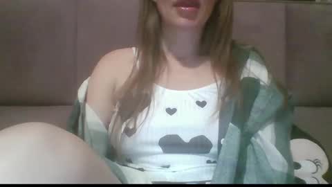 Snapshot of sladkiegubki chatting on 11-17-25, 10:04 Sladkiegubki online show from 11-17-25, 10:04