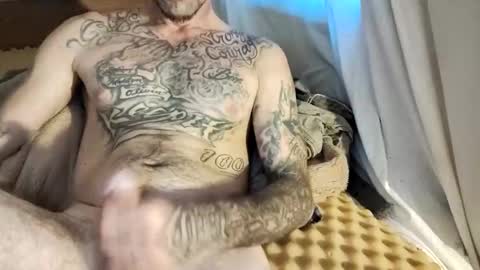 Snapshot of slangincock69 chatting on 12-27-24, 10:16 SexyMFSlangincock69FYPM online show from 12-27-24, 10:16