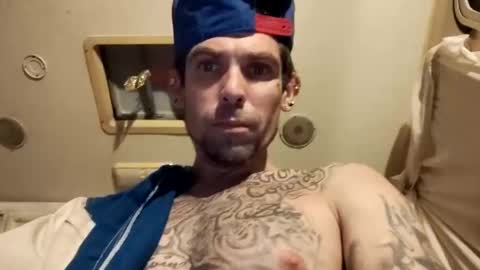 Snapshot of slangincock69 chatting on 12-28-24, 04:08 SexyMFSlangincock69FYPM online show from 12-28-24, 04:08