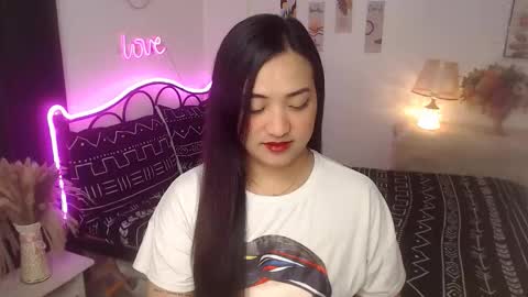 Queen Cyrine online show from 12-22-25, 11:29