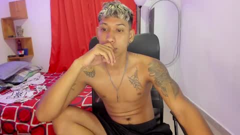 Snapshot of slim_master12 chatting on 02-11-25, 02:14 slim_master12 online show from 02-11-25, 02:14