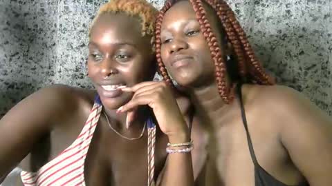 Snapshot of slimandthick1 chatting on 10-21-25, 12:28 slimandthick1 online show from 10-21-25, 12:28