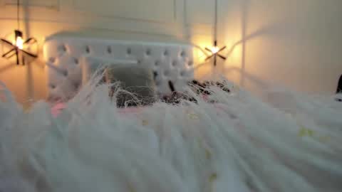 Snapshot of slut_milf1_ chatting on 12-29-24, 11:07 Luna online show from 12-29-24, 11:07