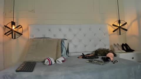 Snapshot of slut_milf1_ chatting on 01-22-25, 11:10 Luna online show from 01-22-25, 11:10