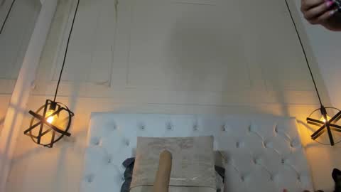 Snapshot of slut_milf1_ chatting on 02-04-25, 01:45 Luna online show from 02-04-25, 01:45