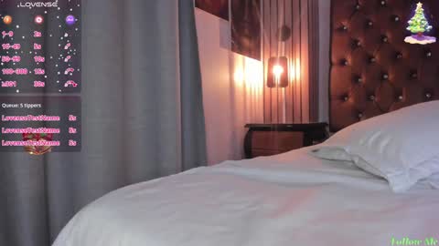 Snapshot of slut_milf4u chatting on 12-29-24, 10:56 Paola online show from 12-29-24, 10:56