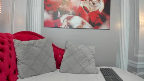 Snapshot of slut_milf4u chatting on 02-05-25, 12:17 Paola online show from 02-05-25, 12:17