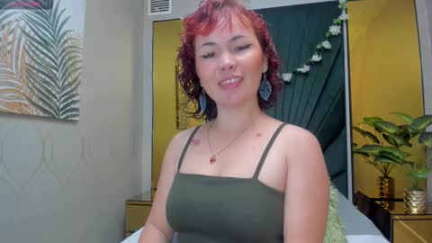 Snapshot of slut_milf4u chatting on 02-11-25, 11:21 Paola online show from 02-11-25, 11:21