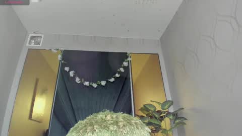 Snapshot of slut_milf4u chatting on 02-11-25, 05:29 Paola online show from 02-11-25, 05:29