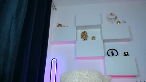 Snapshot of slut_tattoogirl chatting on 02-18-26, 07:37 Ariana online show from 02-18-26, 07:37