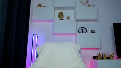 Snapshot of slut_tattoogirl chatting on 02-21-26, 06:03 Ariana online show from 02-21-26, 06:03