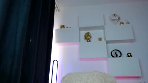 Snapshot of slut_tattoogirl chatting on 02-27-26, 07:08 Ariana online show from 02-27-26, 07:08