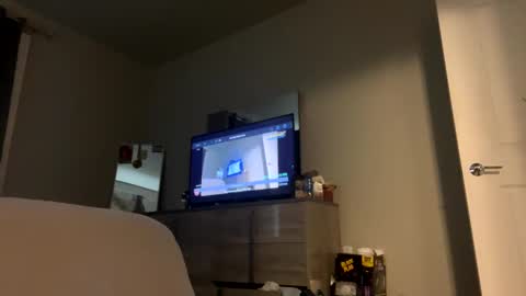 Snapshot of slutforu100 chatting on 01-04-25, 01:10 slutforu100 online show from 01-04-25, 01:10