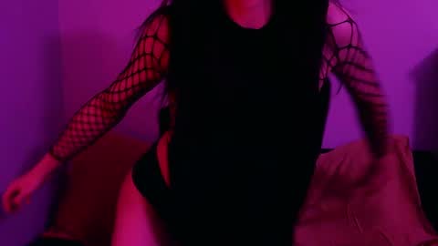 Snapshot of slygrrl chatting on 09-14-25, 02:22 Dev online show from 09-14-25, 02:22