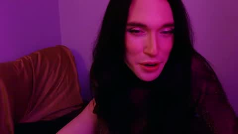 Snapshot of slygrrl chatting on 09-18-25, 02:57 Dev online show from 09-18-25, 02:57