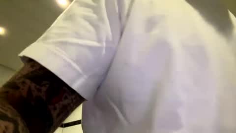 Snapshot of slyse69 chatting on 12-18-24, 07:30 slyse69 online show from 12-18-24, 07:30