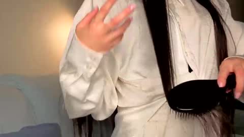 Lily online show from 09-13-25, 01:22
