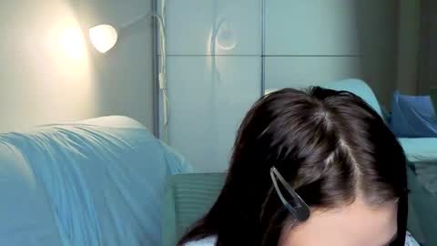 Lily online show from 09-19-25, 01:45
