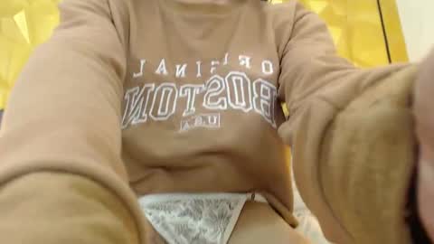 Small Hot19 online show from 03-11-25, 02:40