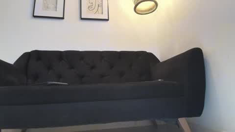 smallguy_19 online show from 10-04-25, 06:17