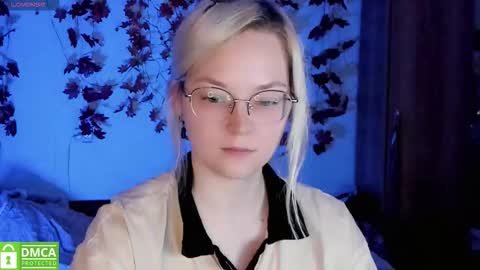 smallimpmeili online show from 11-21-25, 07:23