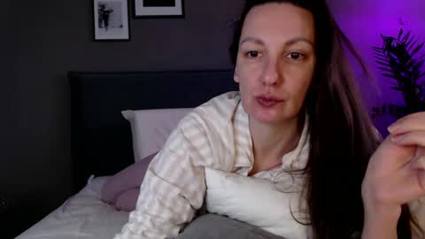 Snapshot of smalltittsbigsoul chatting on 02-10-25, 06:20 Anna no bbbbybybbabebyy just Anna. And dont call me mom please. online show from 02-10-25, 06:20