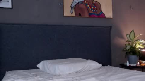 Snapshot of smalltittsbigsoul chatting on 09-20-25, 07:09 Anna no bbbbybybbabebyy just Anna. And dont call me mom please. online show from 09-20-25, 07:09