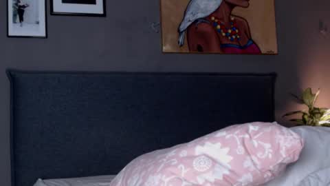 Snapshot of smalltittsbigsoul chatting on 11-03-25, 05:42 Anna no bbbbybybbabebyy just Anna. And dont call me mom please. online show from 11-03-25, 05:42