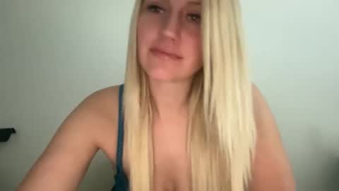 Snapshot of smexxii93 chatting on 11-11-25, 05:13 smexxii93 online show from 11-11-25, 05:13