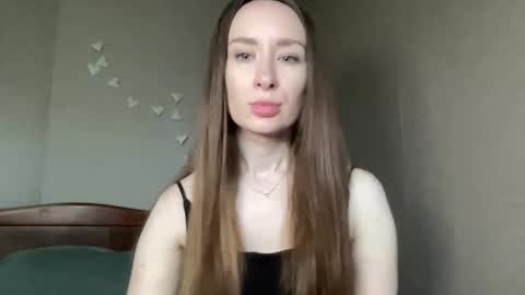 smilequeen_ online show from 10-28-25, 08:07