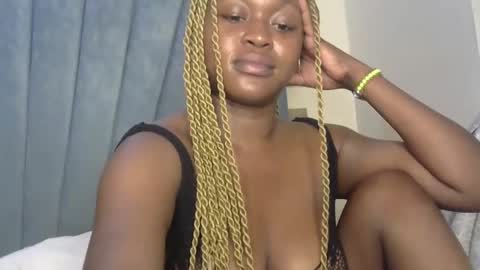 smiley_berry online show from 11-10-25, 09:03