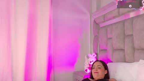      online show from 10-17-25, 06:43