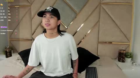 Snapshot of smithjay_ chatting on 12-03-24, 12:27 Smith Jay online show from 12-03-24, 12:27