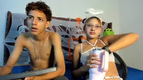 JONH SMITH AND ALIX SMITH online show from 10-18-25, 01:23