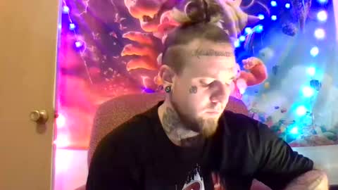 Snapshot of smokebluntafterblunt chatting on 12-21-24, 02:41 smoke online show from 12-21-24, 02:41