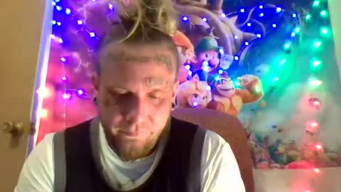 Snapshot of smokebluntafterblunt chatting on 03-11-25, 02:21 smoke online show from 03-11-25, 02:21