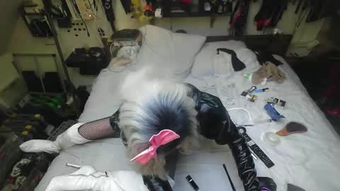 Snapshot of smokeslut365 chatting on 10-24-25, 06:04 smokeslut365 online show from 10-24-25, 06:04