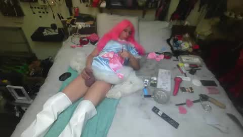 Snapshot of smokeslut365 chatting on 11-07-25, 05:40 smokeslut365 online show from 11-07-25, 05:40