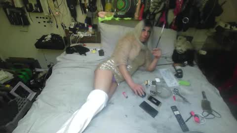 Snapshot of smokeslut365 chatting on 11-13-25, 06:29 smokeslut365 online show from 11-13-25, 06:29