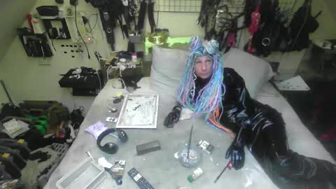 Snapshot of smokeslut365 chatting on 11-16-25, 10:15 smokeslut365 online show from 11-16-25, 10:15