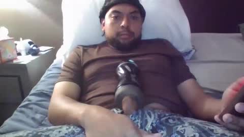 Snapshot of smokey573 chatting on 03-12-26, 01:56 memelucas online show from 03-12-26, 01:56