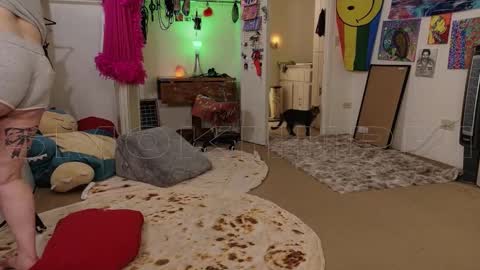 Big Dawg online show from 12-04-25, 03:05