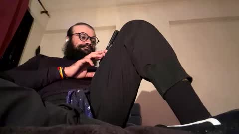 smokingorilla online show from 12-16-25, 02:55